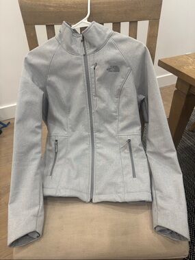 The North Face Women's Light Gray Softshell Utility Jacket